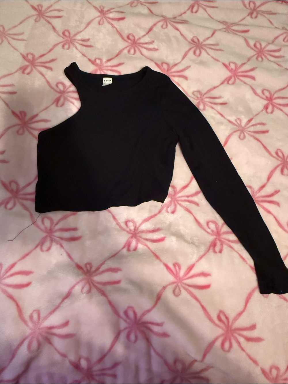SHEIN Black One-Shoulder Long Sleeve Crop Top